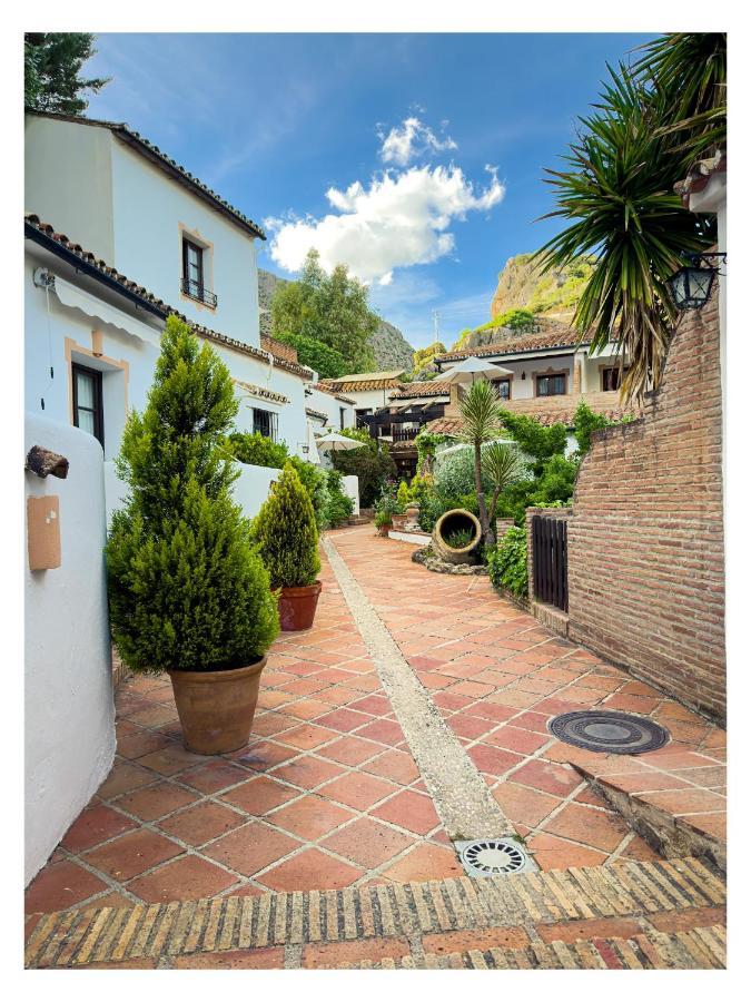 Molino Del Santo Hotell Benaoján Exteriör bild
